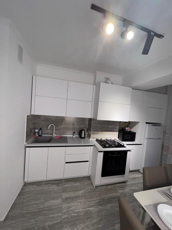 Luxrent Apartment Chisinau Ngoại thất bức ảnh